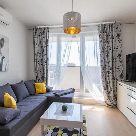 Apartments Repinc 32: Modern Zagreb Stay with EV Charging Exterior photo