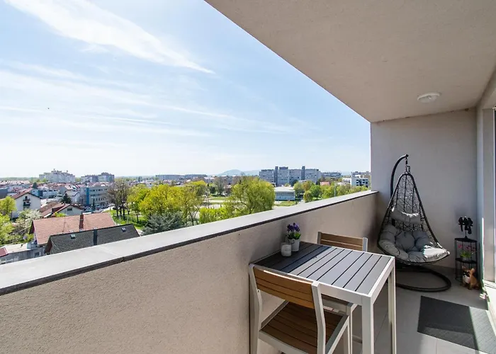 Flexible Selfcheckins 32 - Zagreb - Garage - Electric Vehicle Ccharger - Big Loggia - New - Apartments Repinc 32