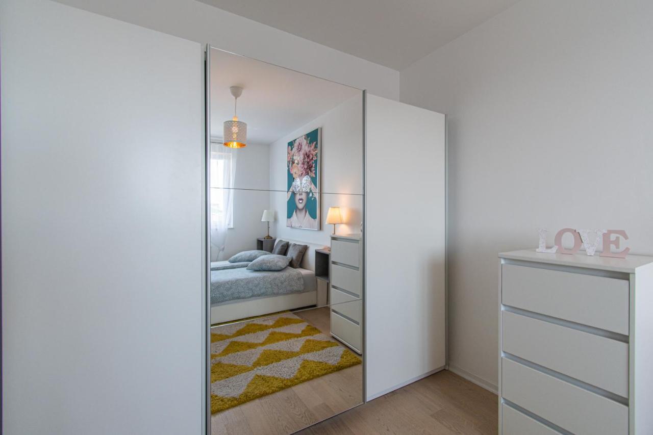 Repinc 32: Modern With Ev Charging Apartment