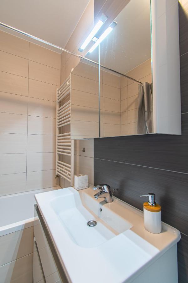 Flexible Selfcheckins 32 - - Garage - Electric Vehicle Ccharger - Big Loggia - New - Repinc 32 Zagreb