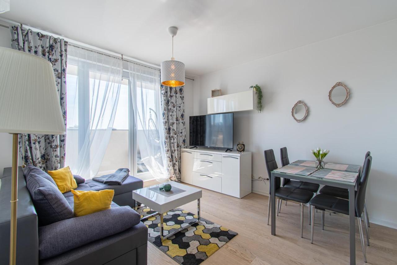 Repinc 32: Modern With Ev Charging Apartment