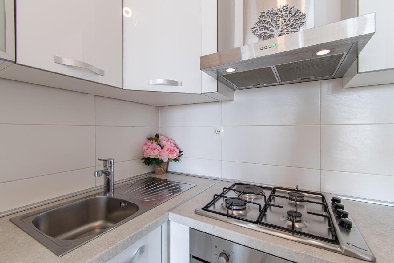 Apartment Flexible Selfcheckins 32 - - Garage - Electric Vehicle Ccharger - Big Loggia - New - Repinc 32 *